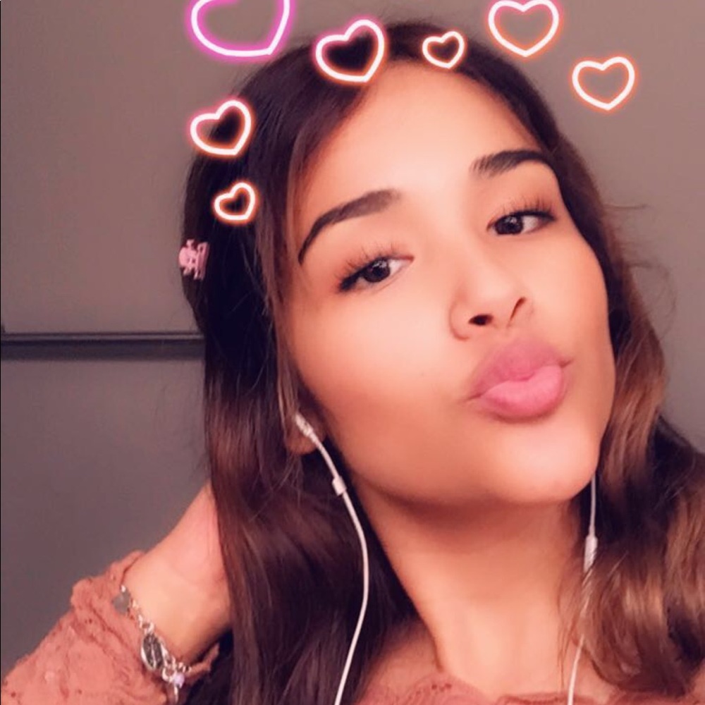 Meet your Posher, Esmeralda